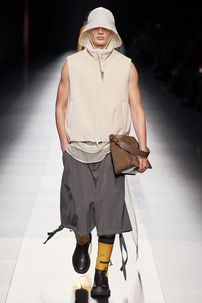 Look 30
